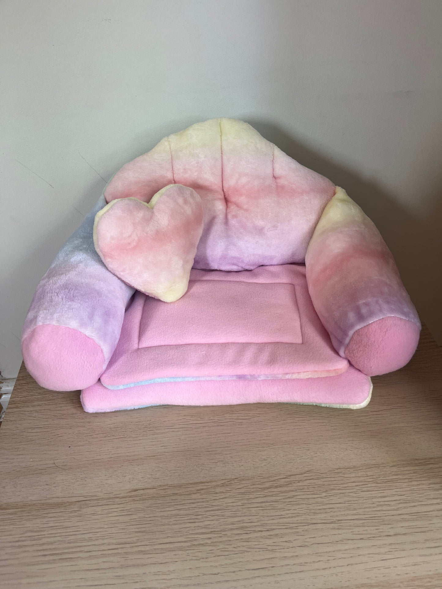 Squishy Sofa for Guinea Pigs - Unicorn Dreams