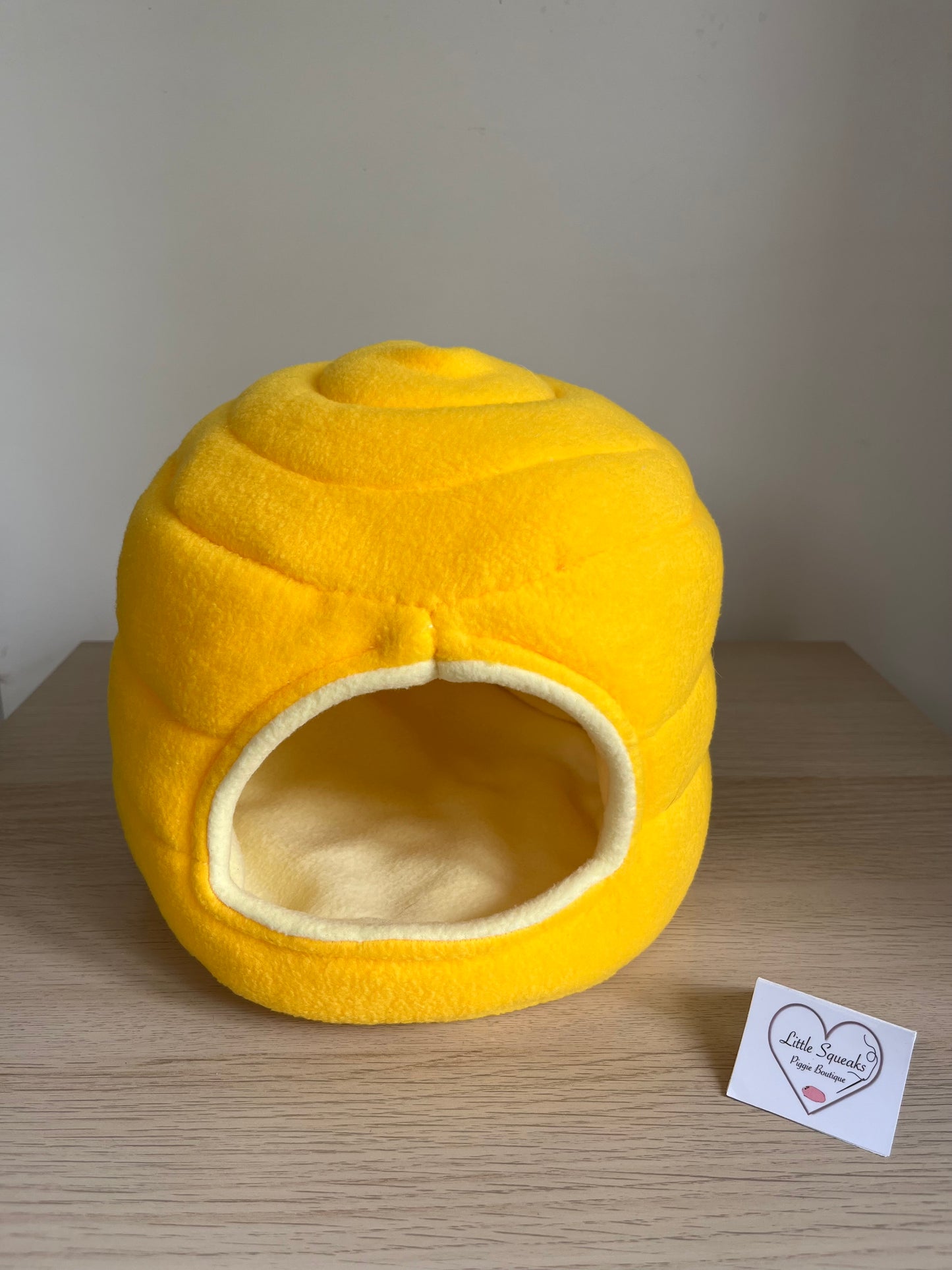 The Beehive (Busy Bumblebee Collection) - Guinea Pig Bed/Hide