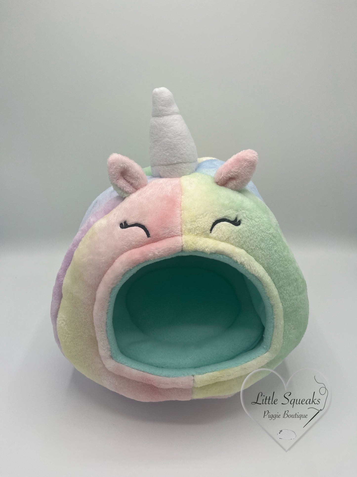 Unicorn Cosy Pod - Guinea Pig Bed/Hide (Unicorn Dreams)