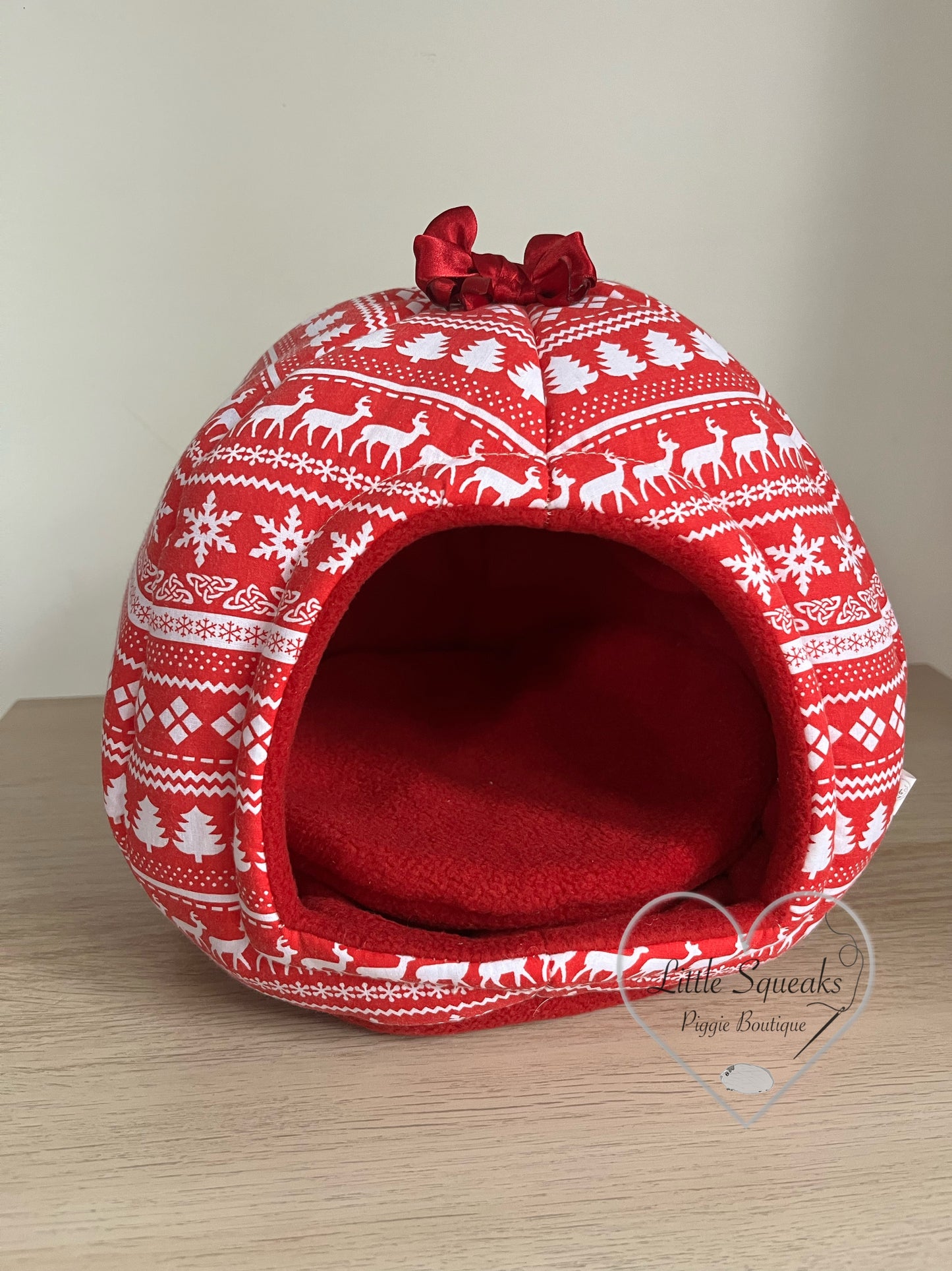 Christmas Cosy Pod - Guinea Pig Bed/Hide (Nordic)