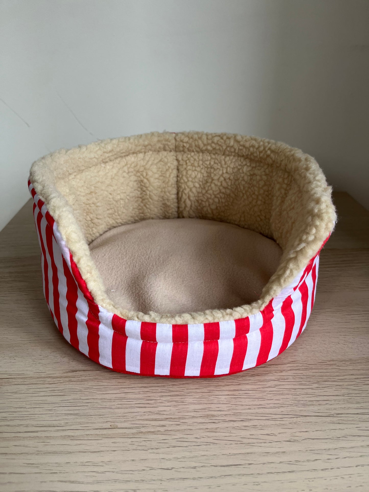 Popcorn Cuddle Cup - Guinea Pig Bed/Hide