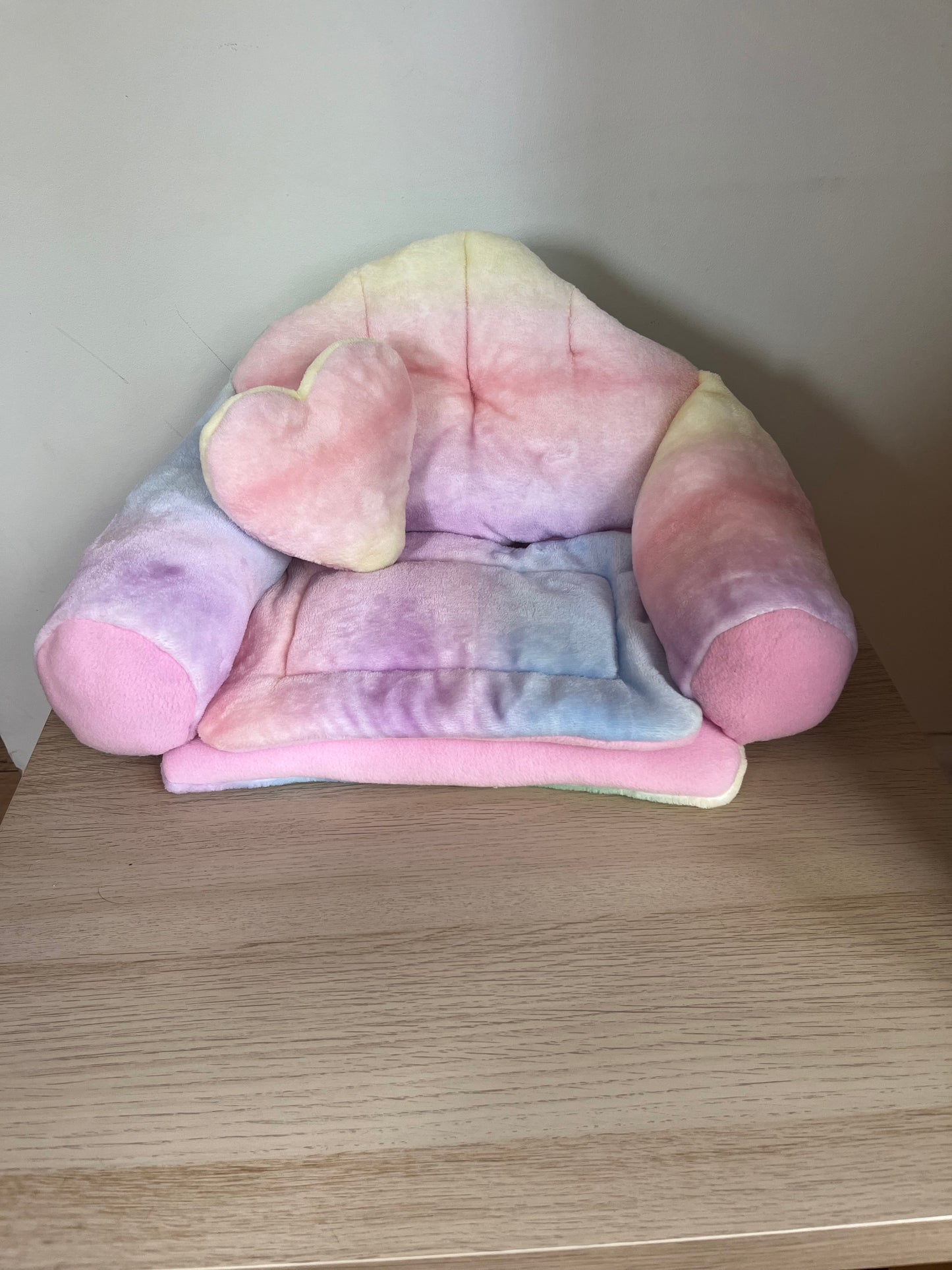 Squishy Sofa for Guinea Pigs - Unicorn Dreams