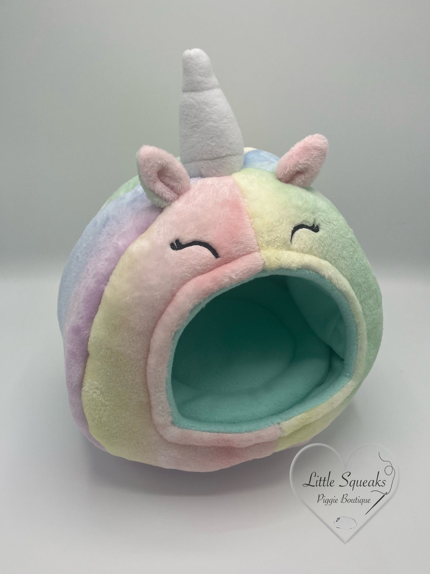 Unicorn Cosy Pod - Guinea Pig Bed/Hide (Unicorn Dreams)