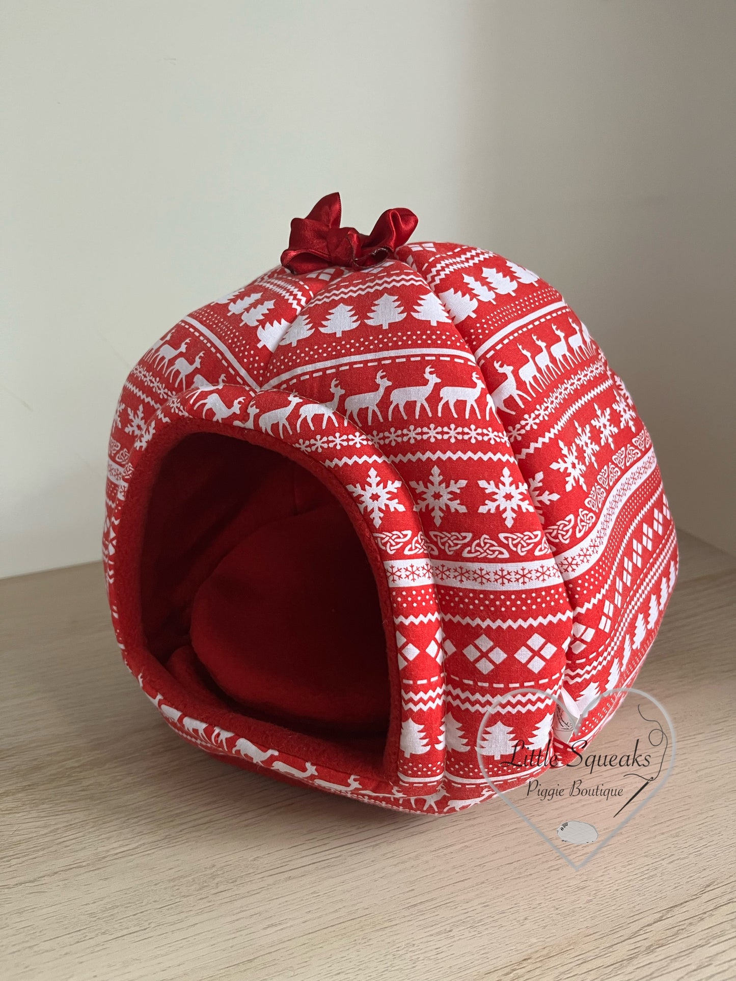 Christmas Cosy Pod - Guinea Pig Bed/Hide (Nordic)