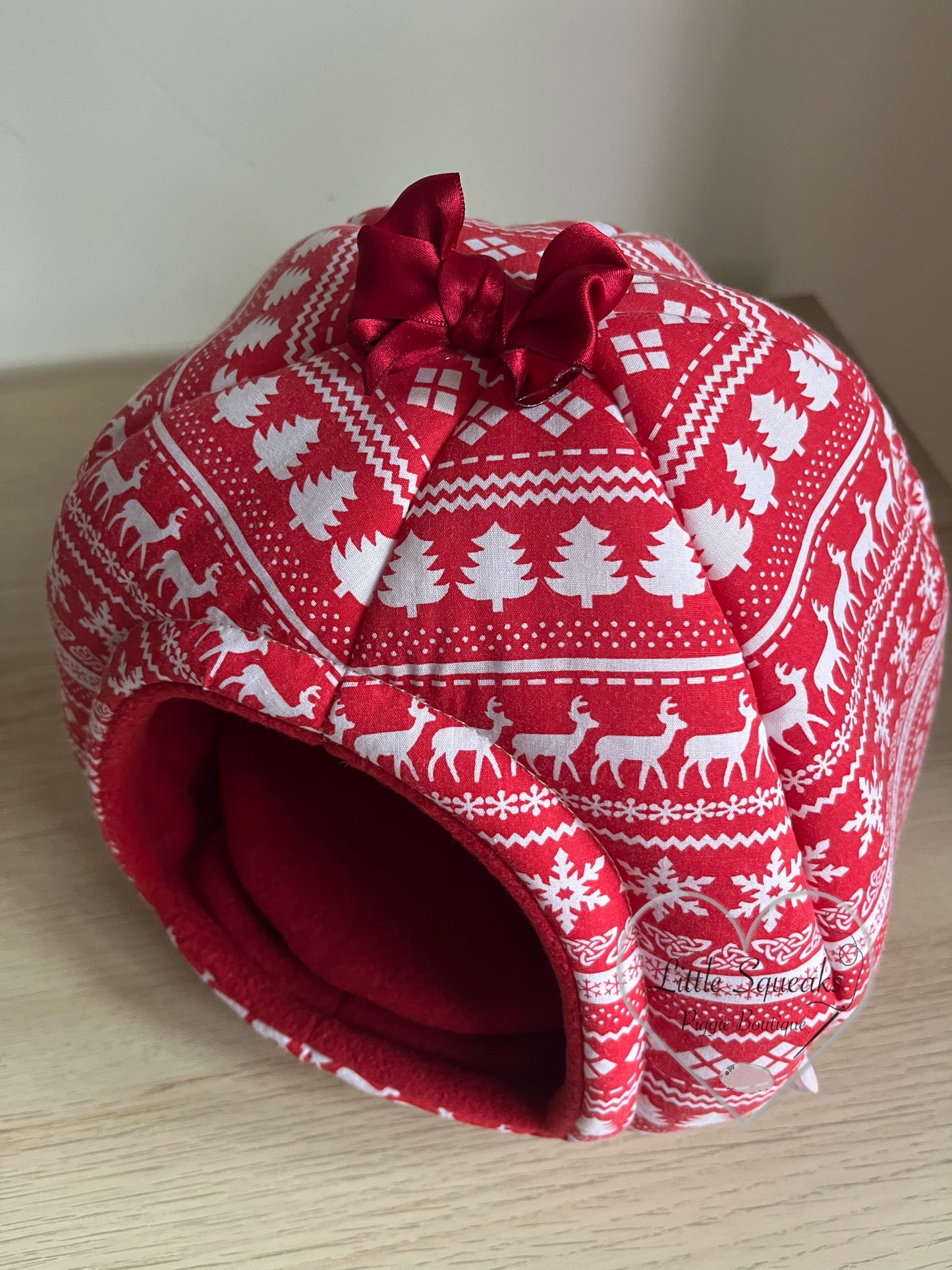 Christmas Cosy Pod - Guinea Pig Bed/Hide (Nordic)