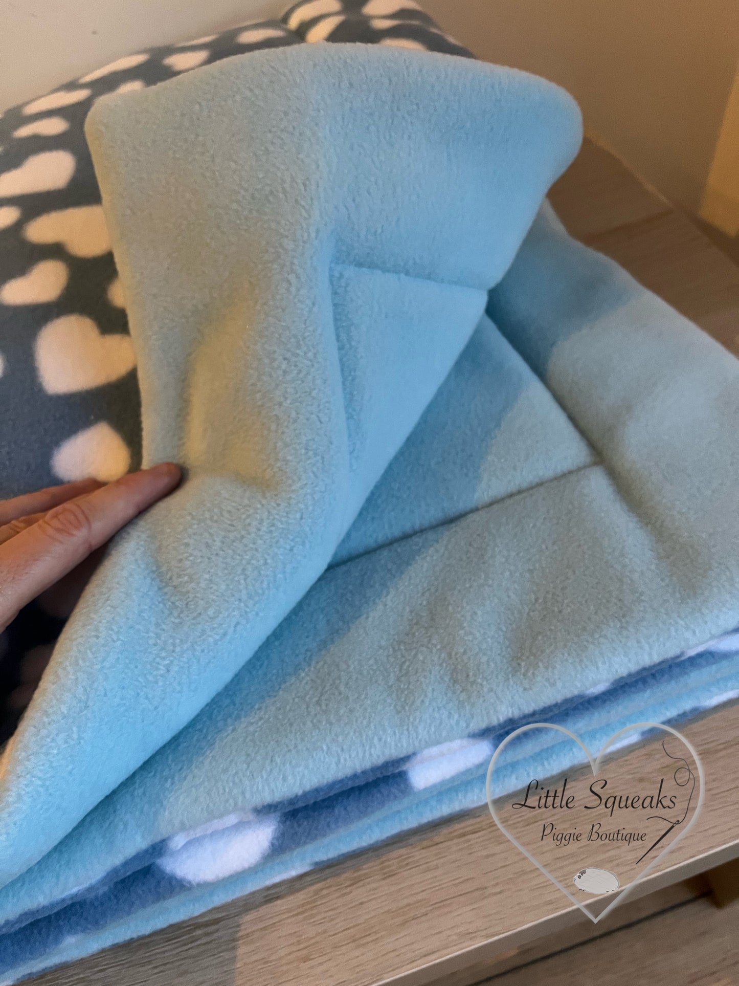 Fleece Cage Liner for Guinea Pigs - Blue Hearts