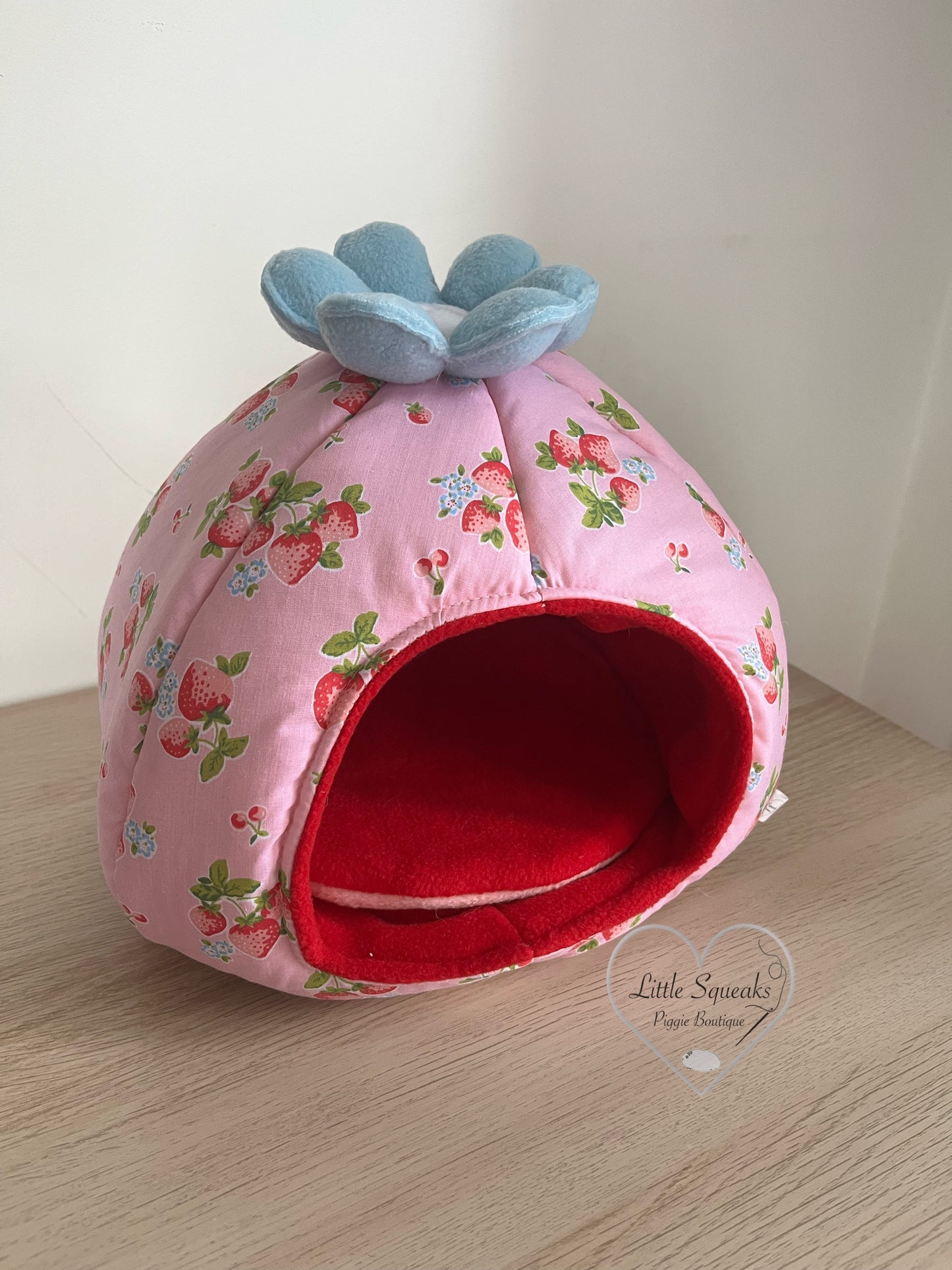 Cosy Pod - Guinea Pig Bed/Hide (Strawberry Kisses Collection)