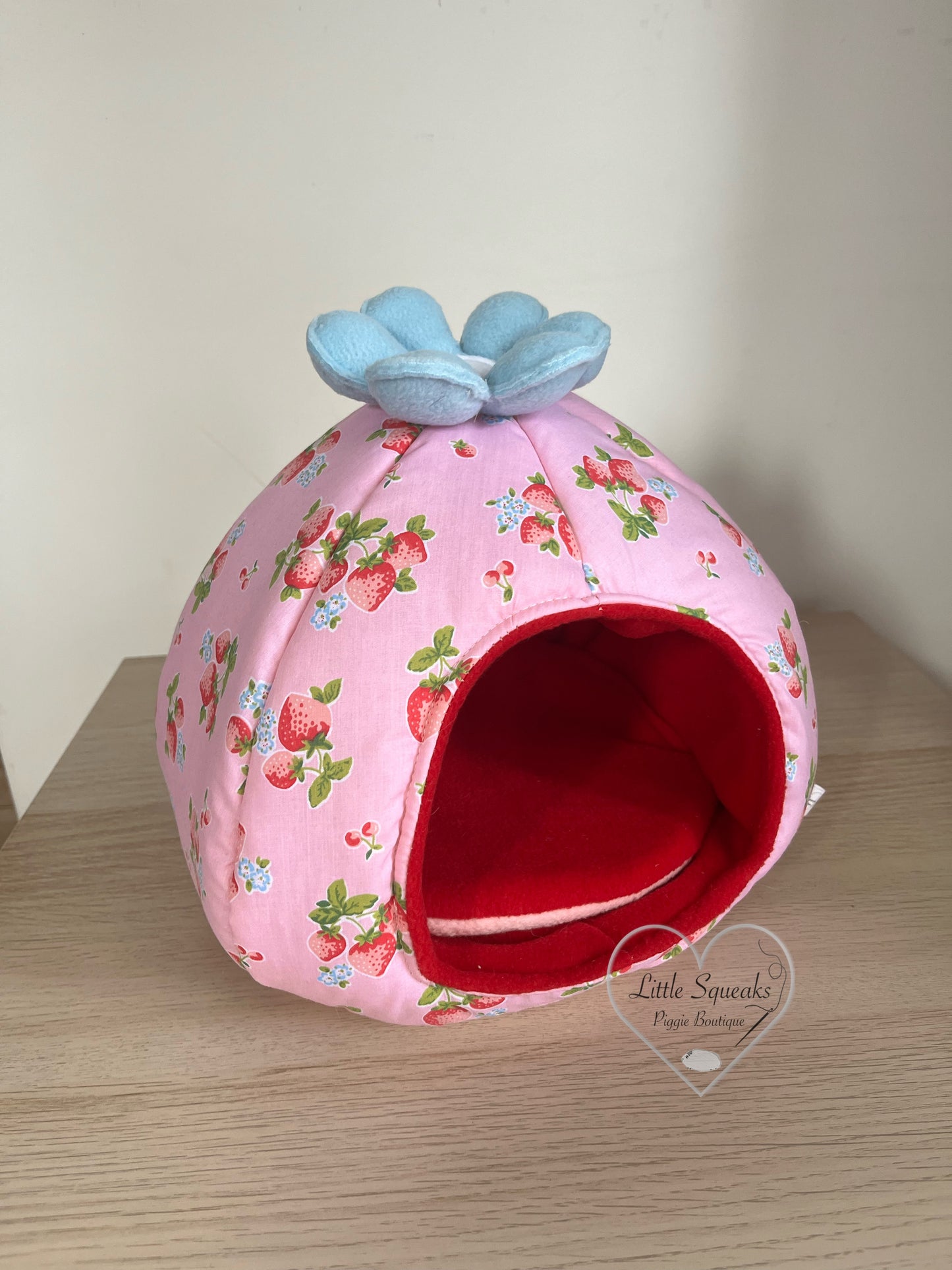 Cosy Pod - Guinea Pig Bed/Hide (Strawberry Kisses Collection)