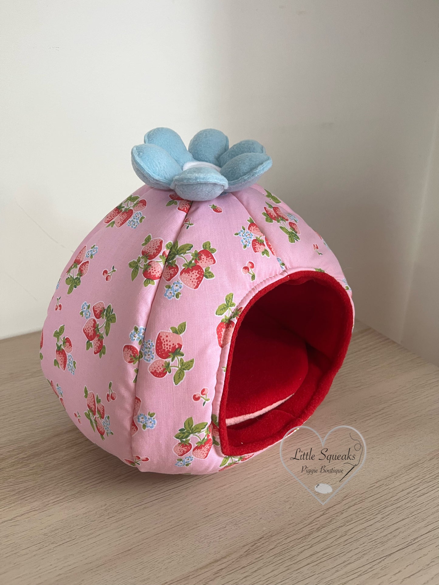 Cosy Pod - Guinea Pig Bed/Hide (Strawberry Kisses Collection)