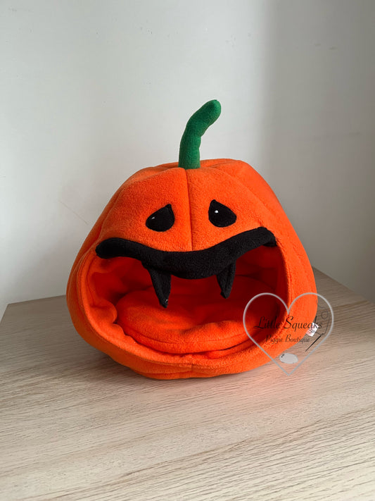 Vampire Pumpkin Cosy Pod - Guinea Pig Bed/Hide