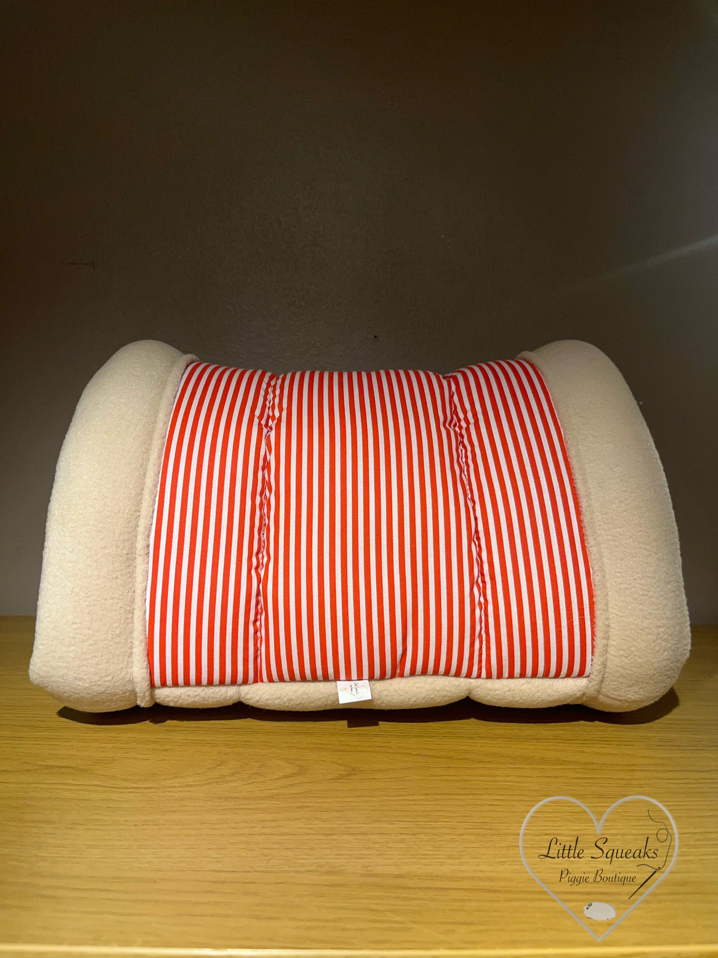 Popcorn Cuddle Tunnel with Pee Pad - Guinea Pig Bed/Hide