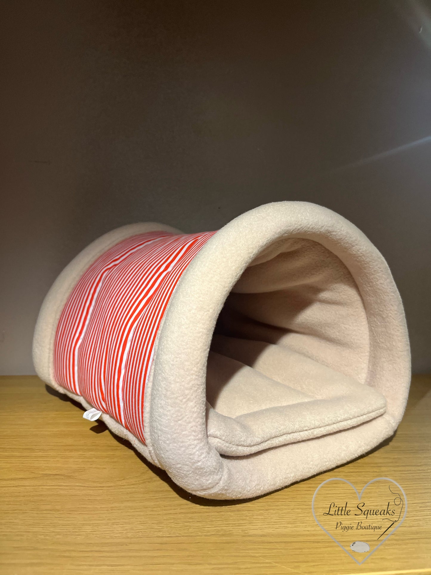 Popcorn Cuddle Tunnel with Pee Pad - Guinea Pig Bed/Hide